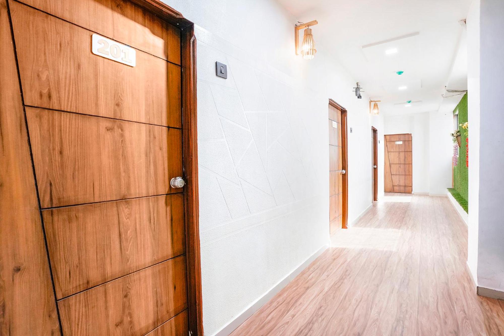 Fabhotel 7 Star Surat Buitenkant foto